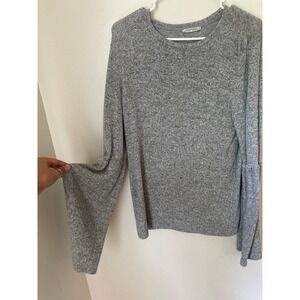 Zara oversized sweater bell sleeve blouse gray sleek casual classy boho hippy